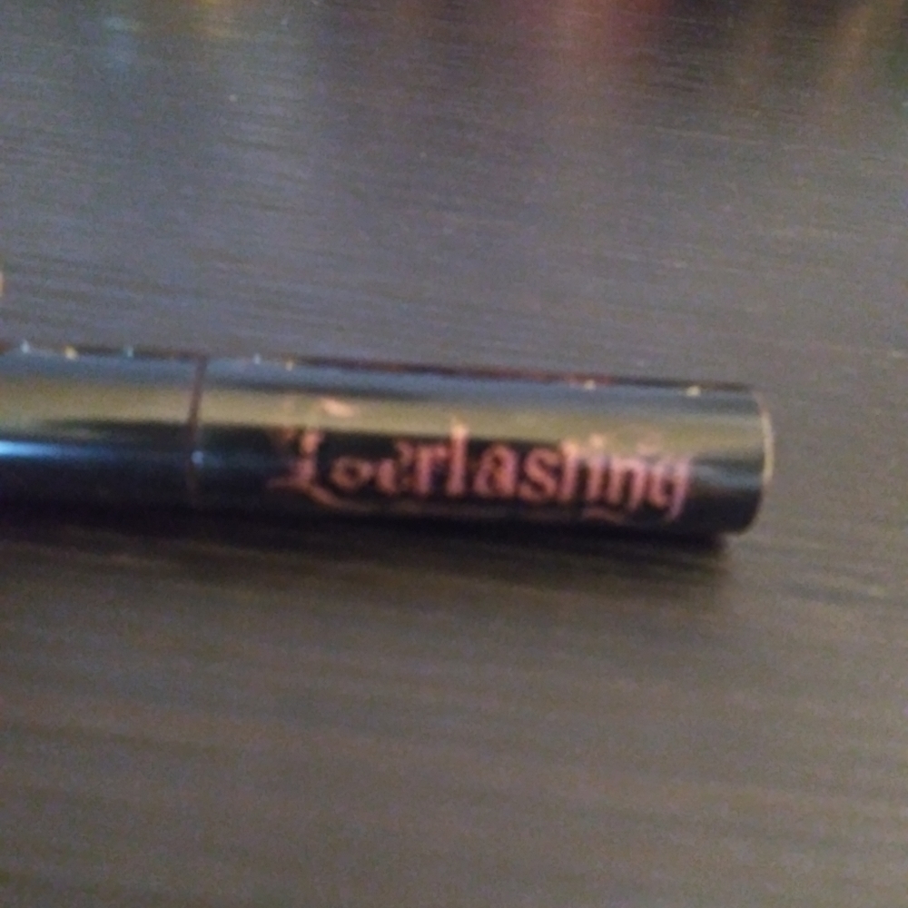 Kat Von D everasting glimmerviel lipstick Lolita
